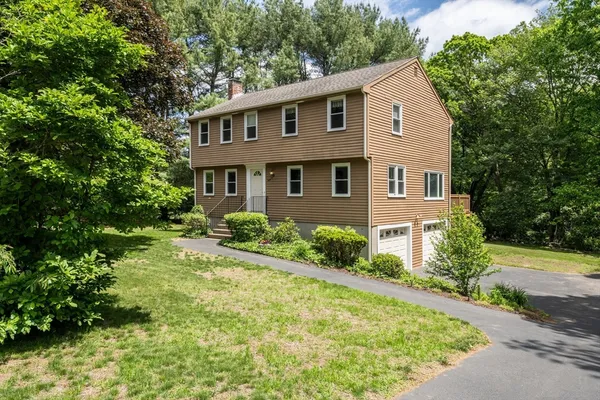 $697,500 | 8 Spruce Road, Medway, MA 02053