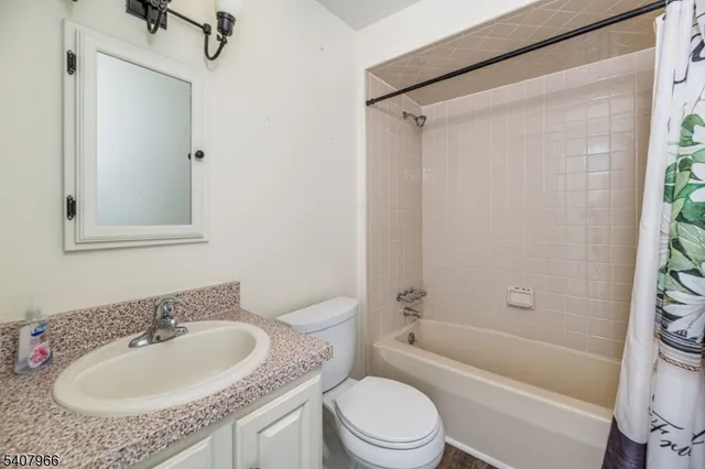 $215,000 | 3 Port Royal Drive, Unit 5, Vernon, NJ 07462