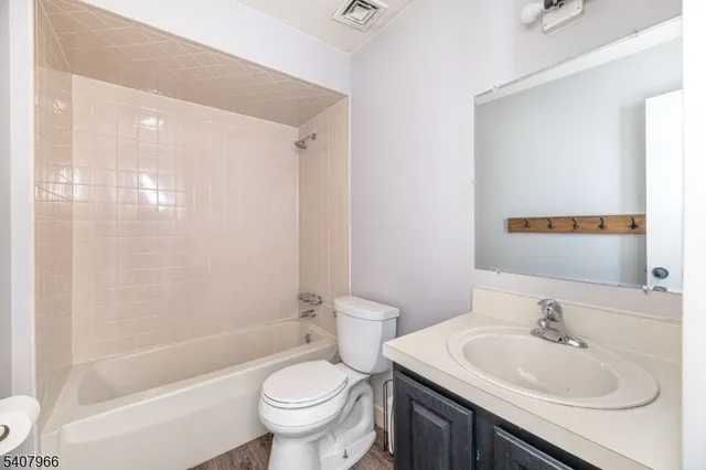 $215,000 | 3 Port Royal Drive, Unit 5, Vernon, NJ 07462