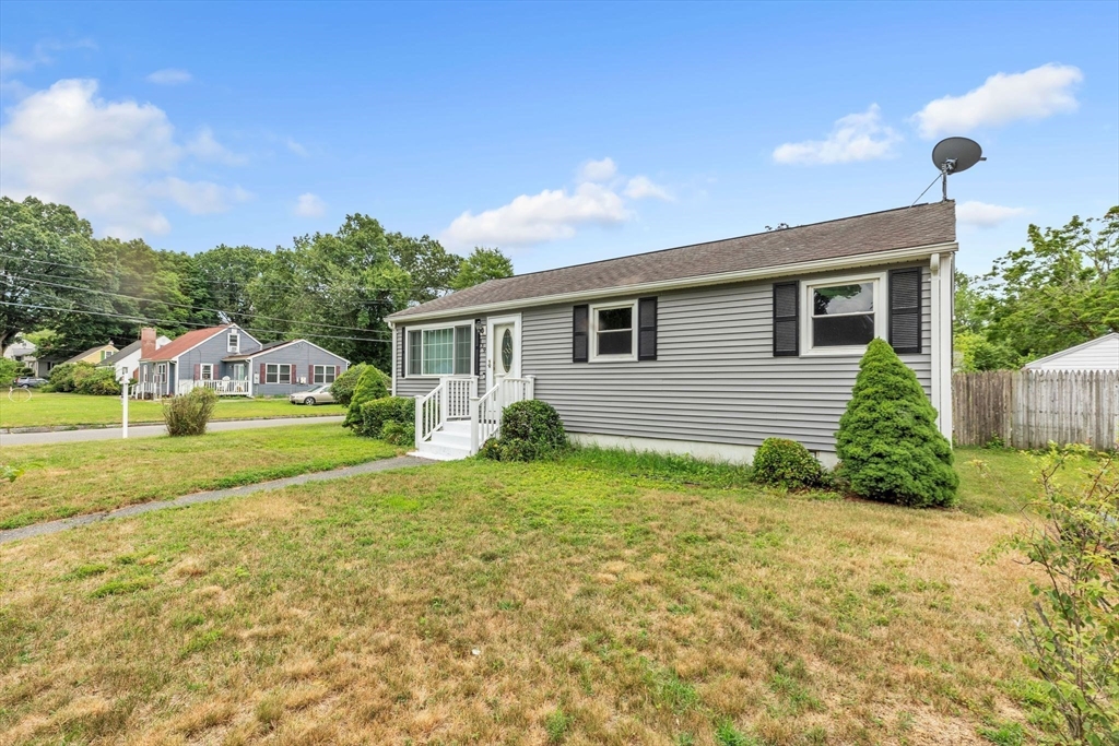 139 Prouty Street Springfield, MA 01119 - Photo 14 of 14 a house view with a garden space