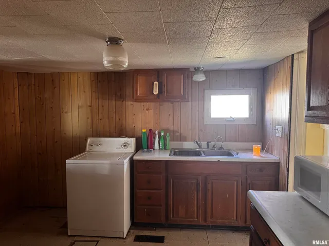 $69,900 | 403 North 3rd Street, Cuba, IL 61427