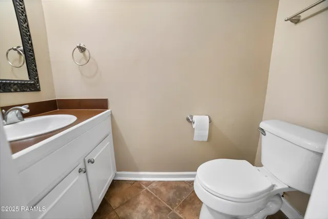 $75,000 | 201 High Meadows Boulevard, Unit 160, Lafayette, LA 70507