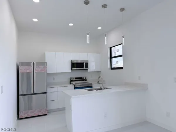 $2,250 | 477 Rayford Street, Lehigh Acres, FL 33974