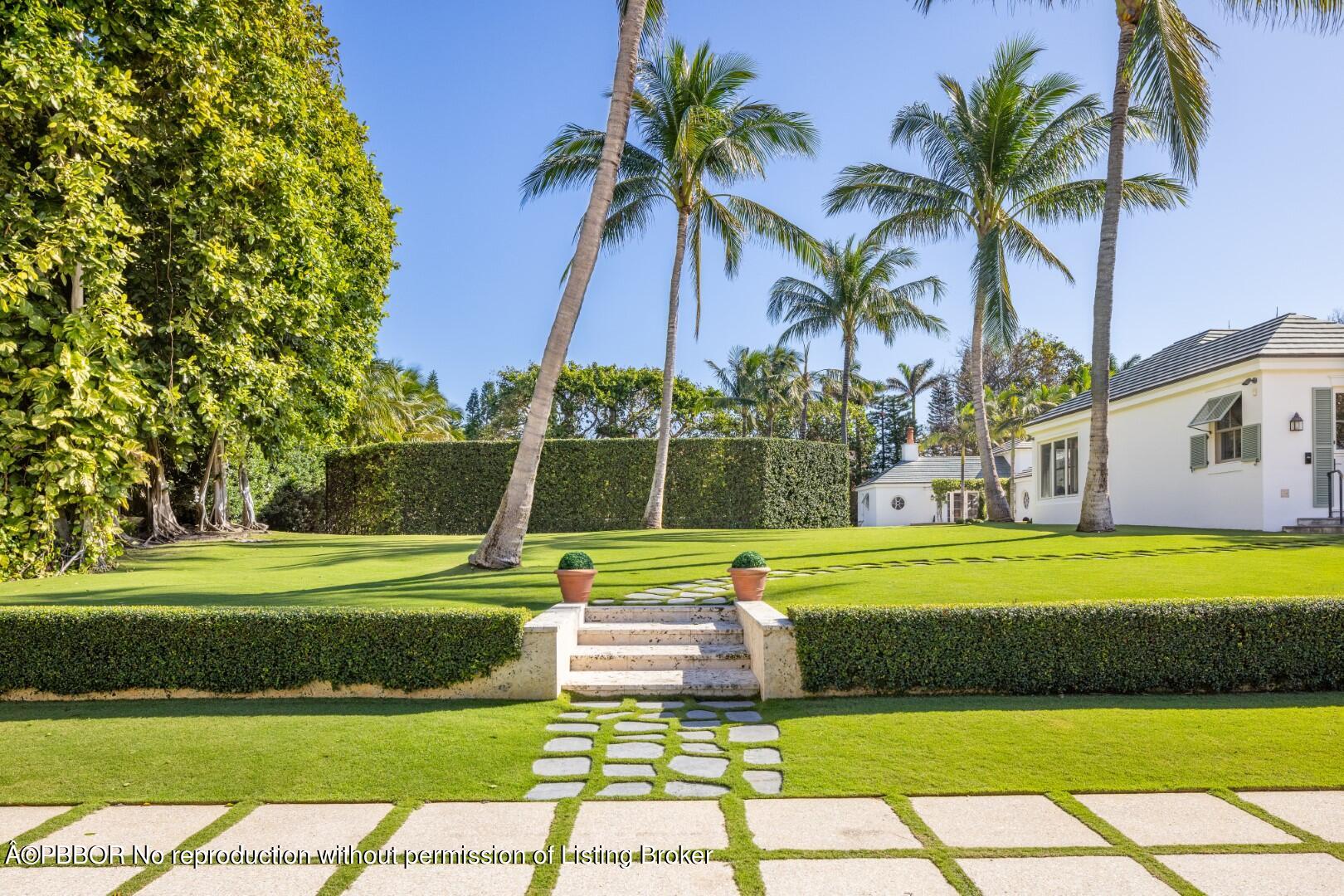 710 South County Road Palm Beach, FL 33480 - Photo 17 of 69 a view of a volley ball court
