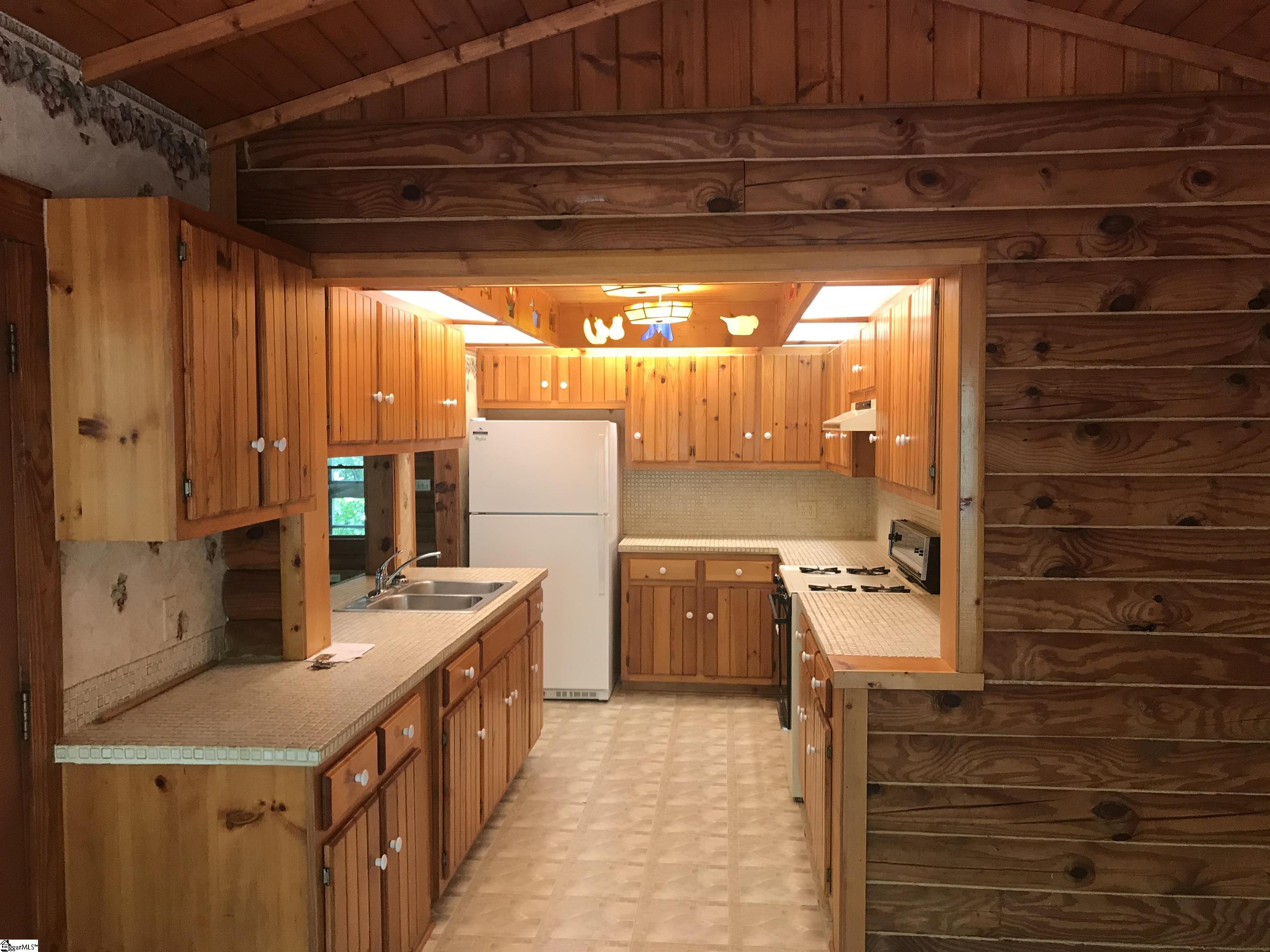 201 Doe Run Pickens, SC 29671 - Photo 5 of 31 Gallery Image 5