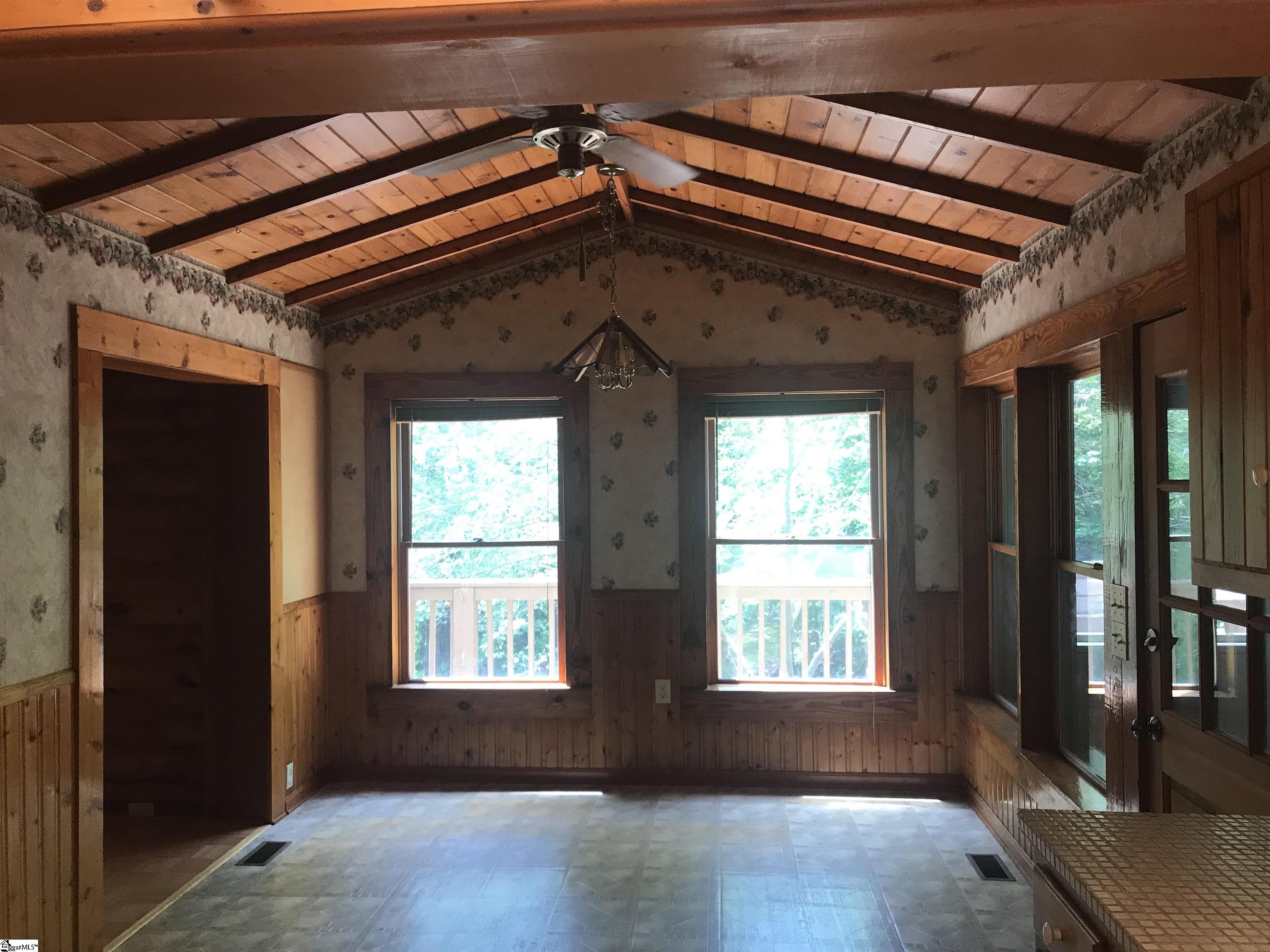 201 Doe Run Pickens, SC 29671 - Photo 6 of 31 Gallery Image 6