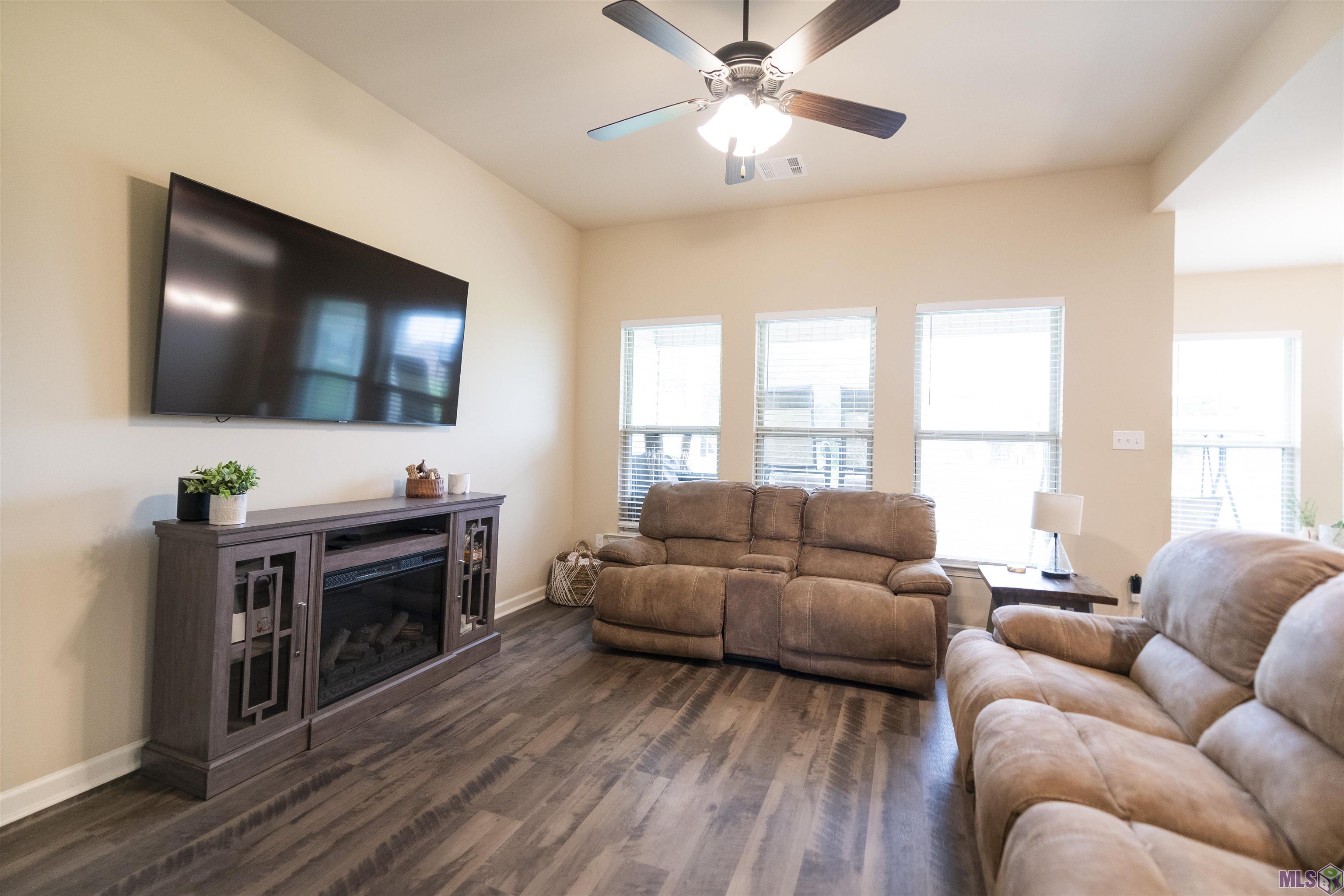 293 Adele Drive Houma, LA 70364 - Photo 3 of 19