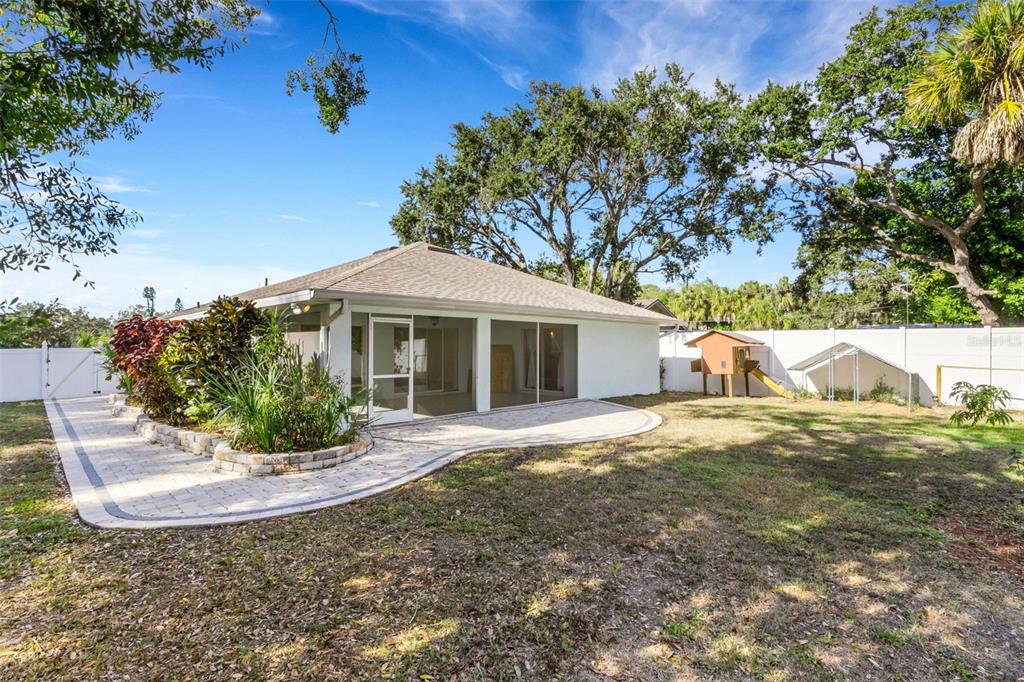 4557 Worcester Road Sarasota, FL 34231 - Photo 44 of 48