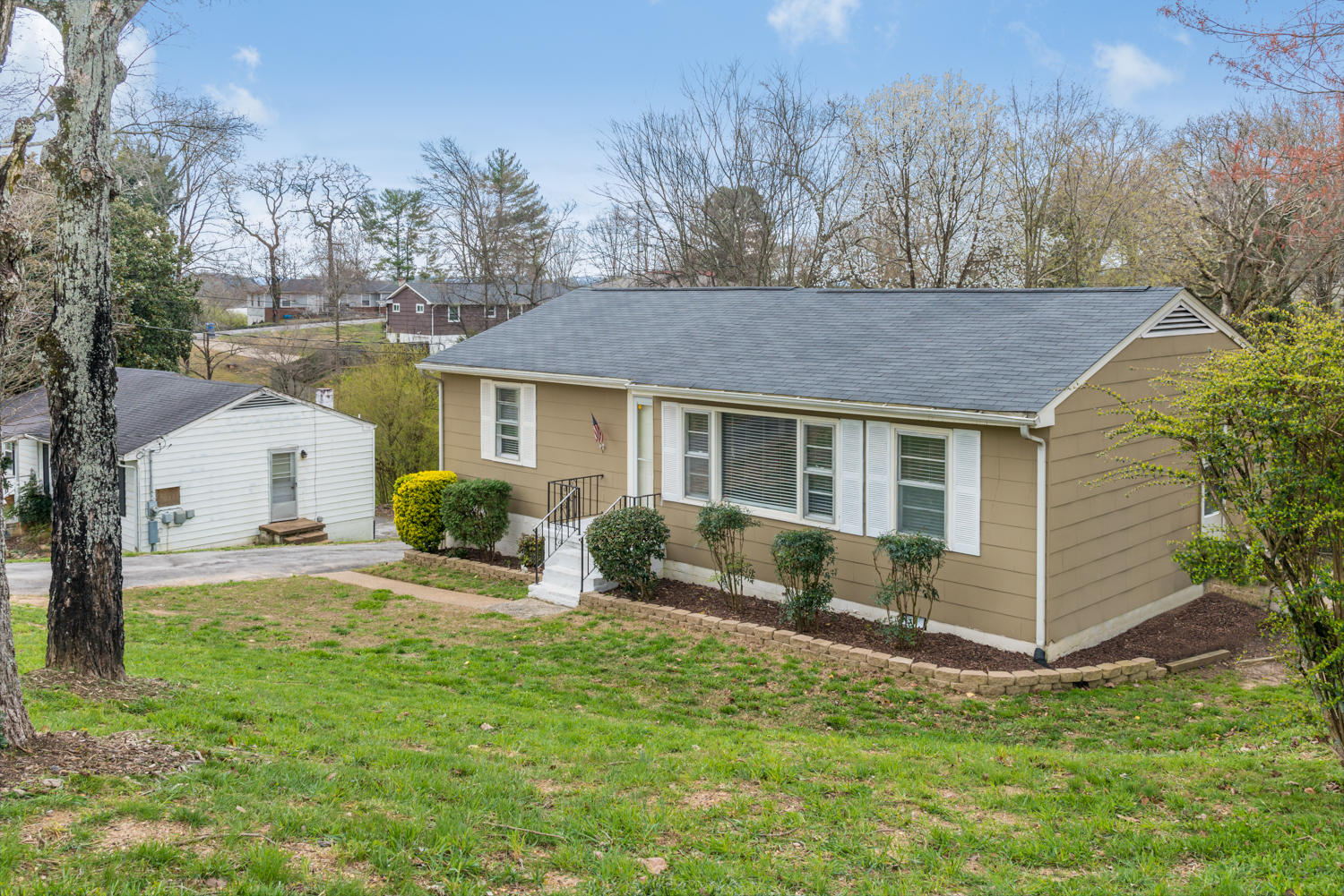 434 Mauldeth Road Chattanooga, TN 37415 - Photo 2 of 18 434_Mauldeth_Rd_02