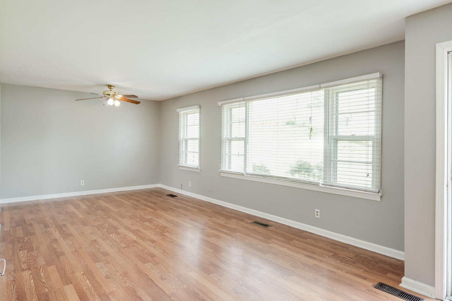 434 Mauldeth Road Chattanooga, TN 37415 - Photo 3 of 18 434_Mauldeth_Rd_13