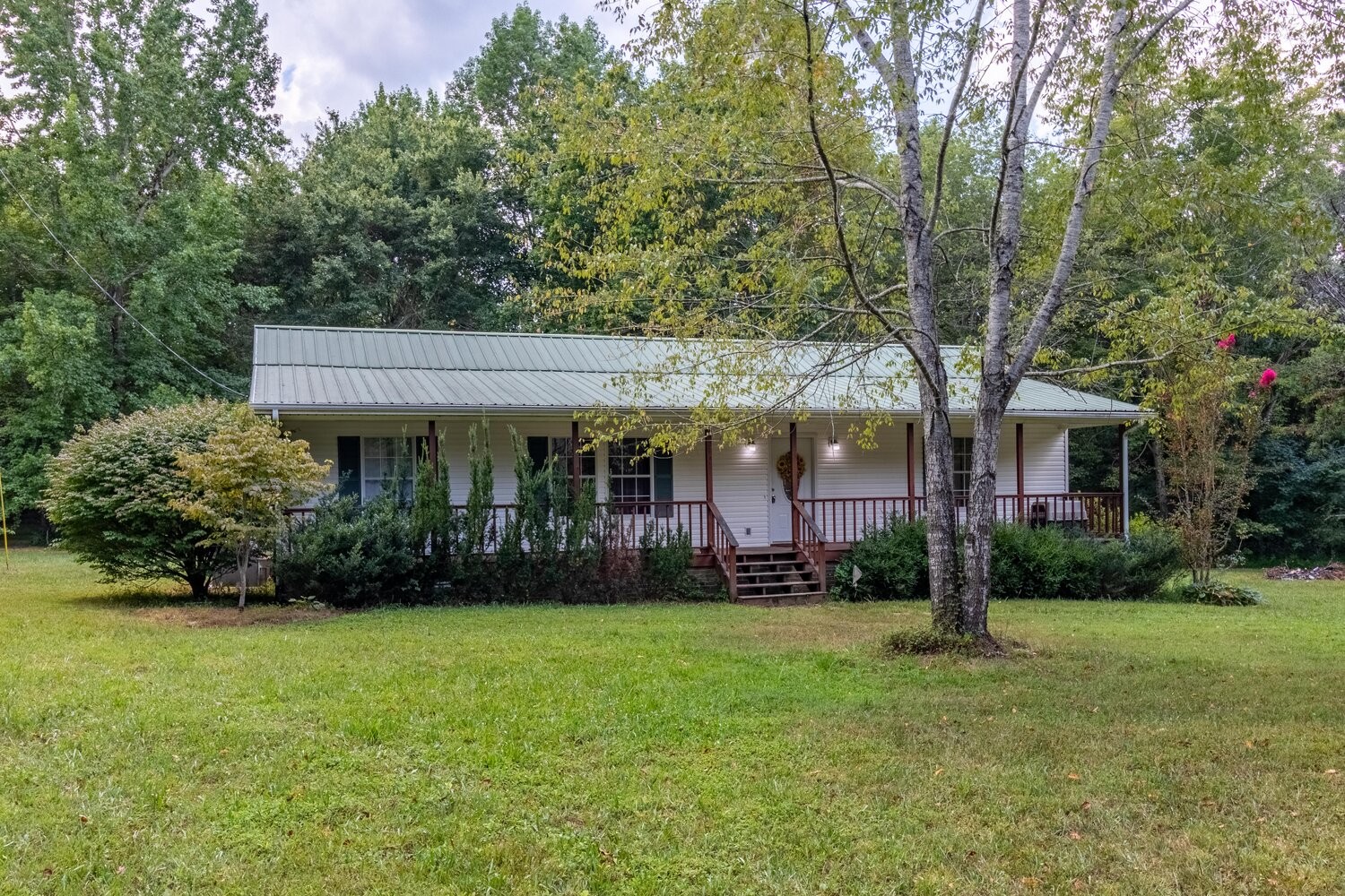 8240 Pinewood Road Nunnelly, TN 37137 - Photo 3 of 24