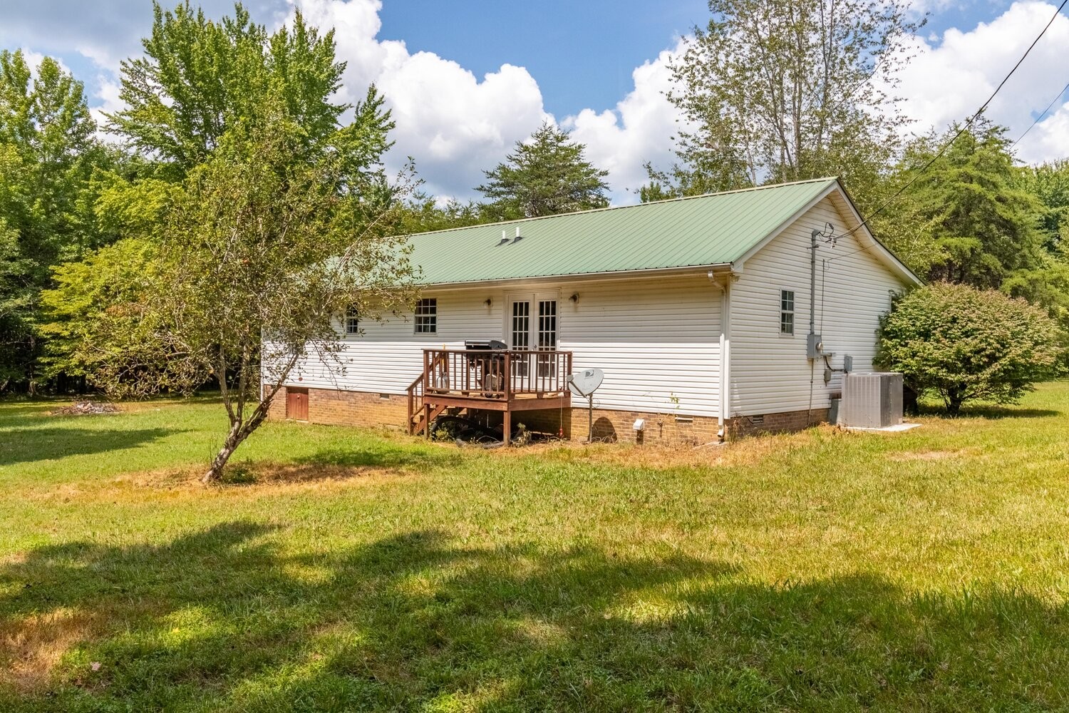 8240 Pinewood Road Nunnelly, TN 37137 - Photo 6 of 24