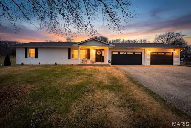 $250,000 | 10108 Grassy Meadow Lane, Potosi, MO 63664