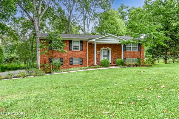 $419,900 | 8705 Longmeade Drive Northwest, Knoxville, TN 37923
