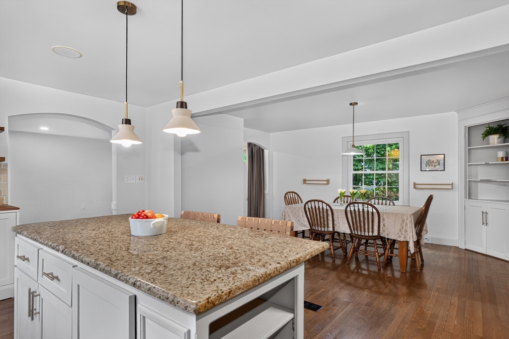 17 Pilgrim Way Walpole, MA 02032 - Photo 9 of 30 Gallery Image 9