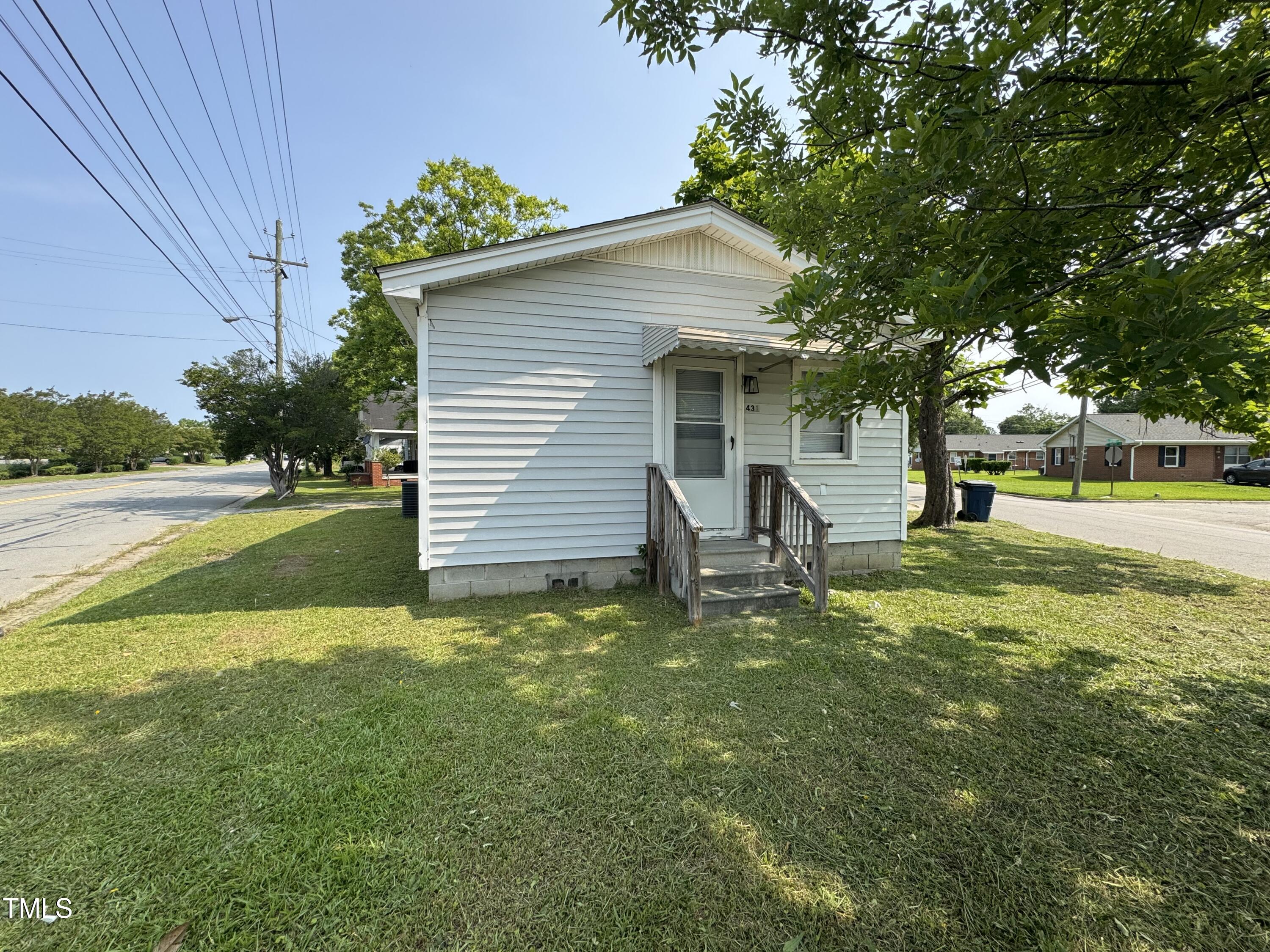 429 5th & Brogden Road Smithfield, NC 27577 - Photo 6 of 11 IMG_3803
