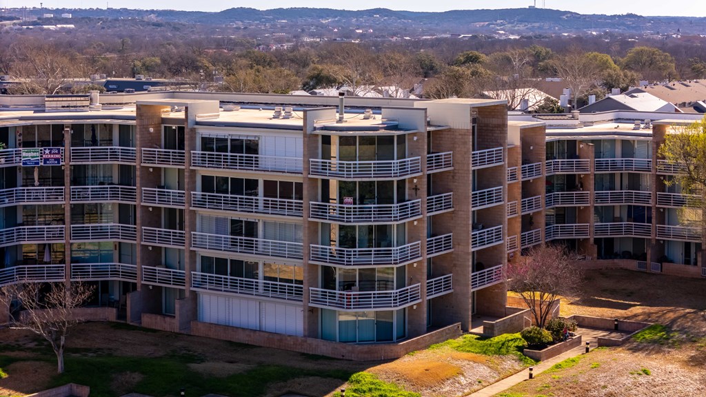 1006-3d Guadalupe Street Kerrville, TX 78028 - Photo 11 of 24 a view of a city with tall buildings