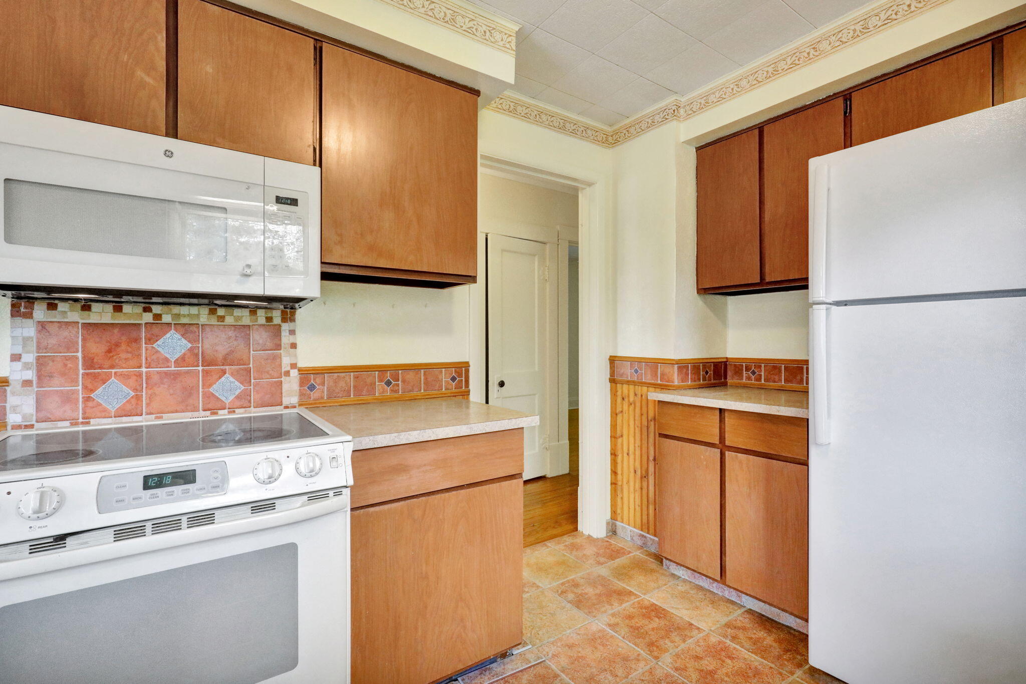 4308 Pleasant Grove Road Lansing, MI 48910 - Photo 7 of 26 9-web-or-mls-Open Ended Media-18