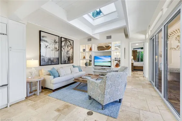 $6,500,000 | 210 Central Avenue, Naples, FL 34102