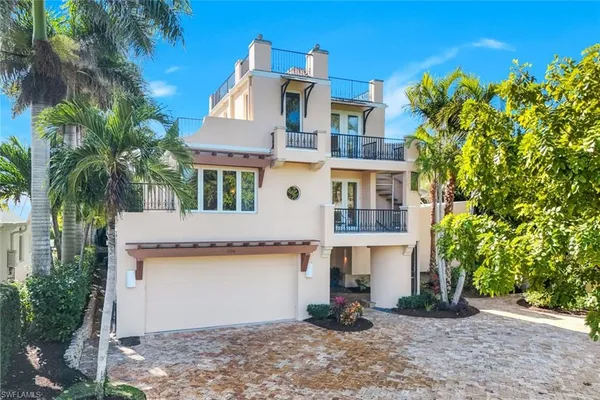 $6,500,000 | 210 Central Avenue, Naples, FL 34102