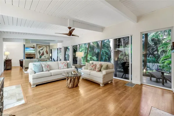 $6,500,000 | 210 Central Avenue, Naples, FL 34102