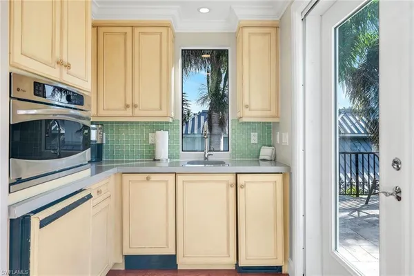 $6,500,000 | 210 Central Avenue, Naples, FL 34102