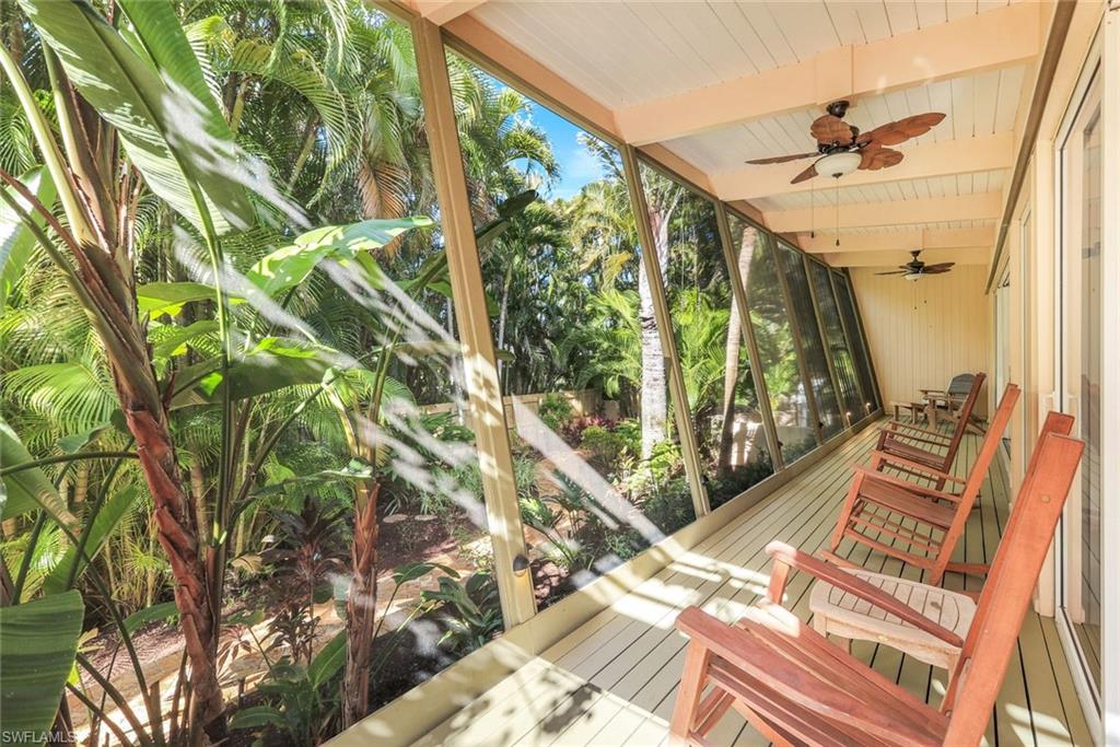 210 Central Avenue Naples, FL 34102 - Photo 40 of 50 a view of an entryway