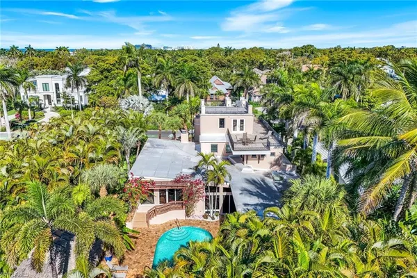 $6,500,000 | 210 Central Avenue, Naples, FL 34102