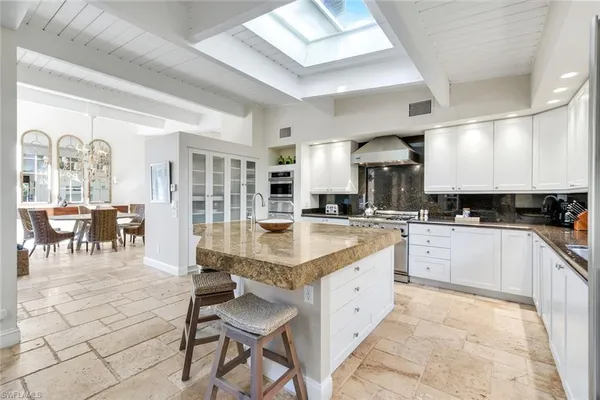 $6,500,000 | 210 Central Avenue, Naples, FL 34102