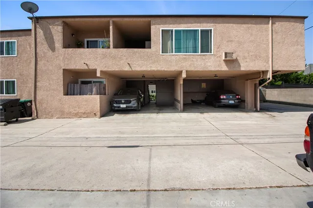 a view of house and outdoor space