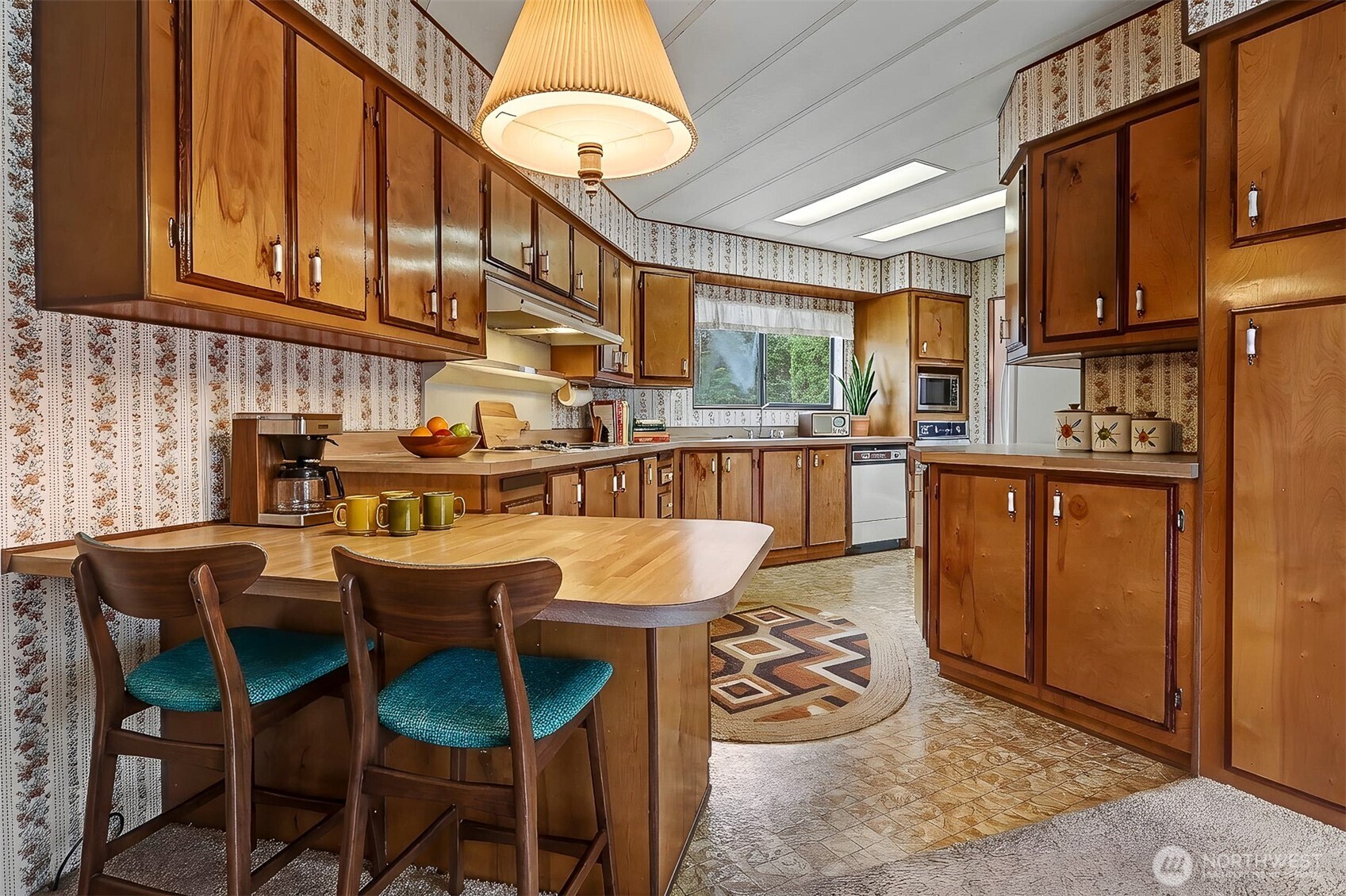 23812 Lake Drive East Bothell, WA 98021 - Photo 17 of 40 Gallery Image 17