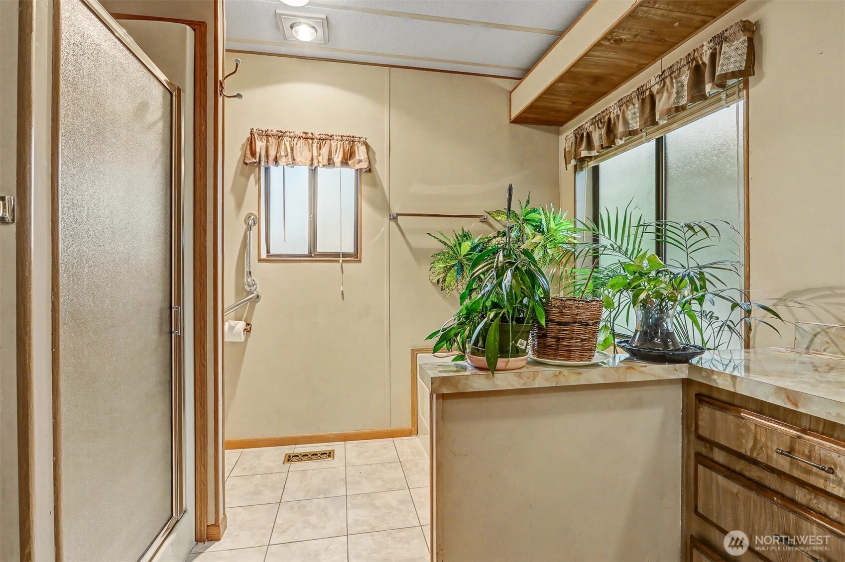 23812 Lake Drive East Bothell, WA 98021 - Photo 25 of 40 Gallery Image 25