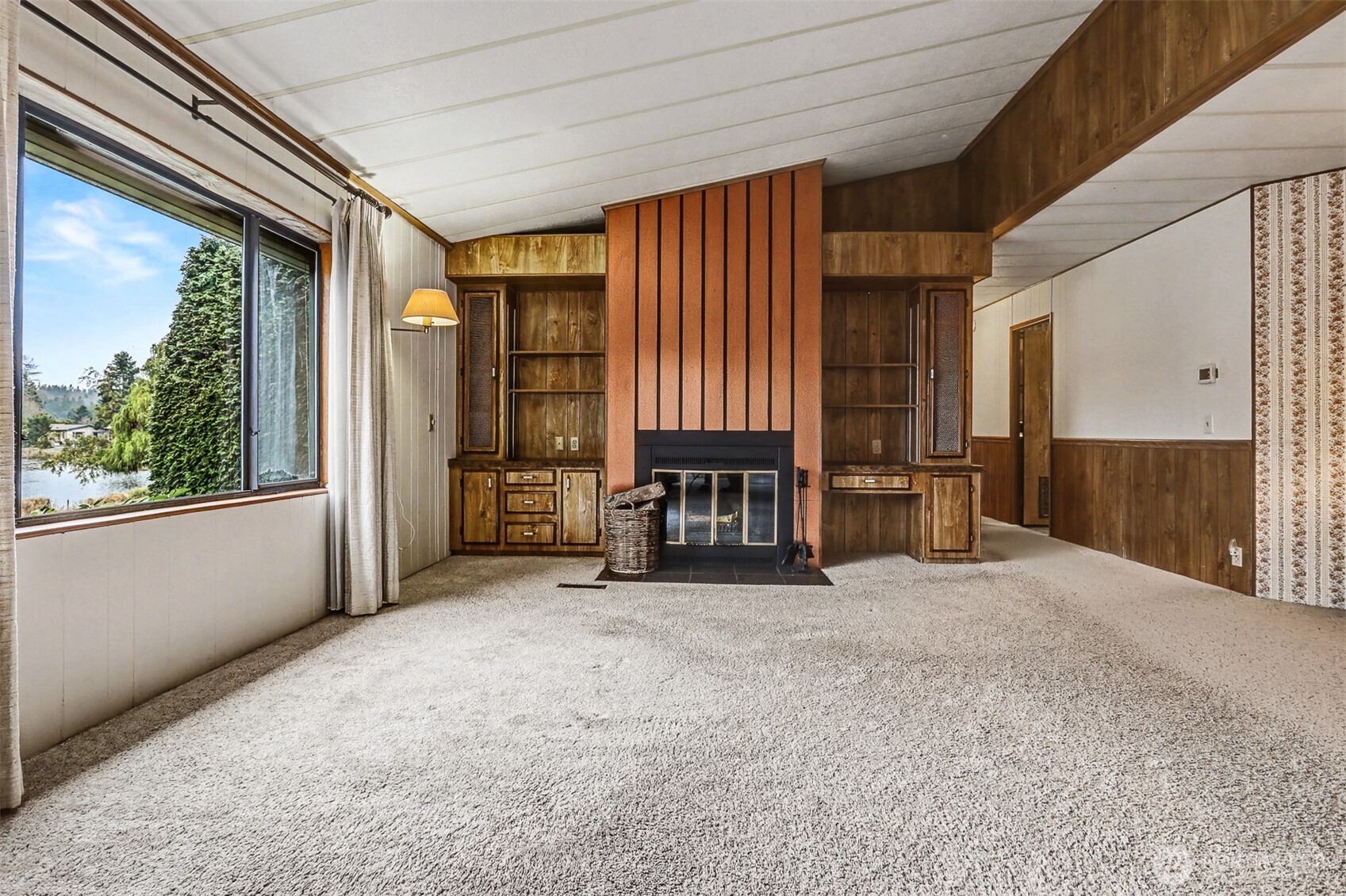 23812 Lake Drive East Bothell, WA 98021 - Photo 10 of 40 Gallery Image 10