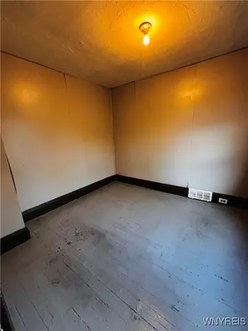 $1,000 | 1968 Cudaback Avenue, Unit 3, Niagara Falls, NY 14303