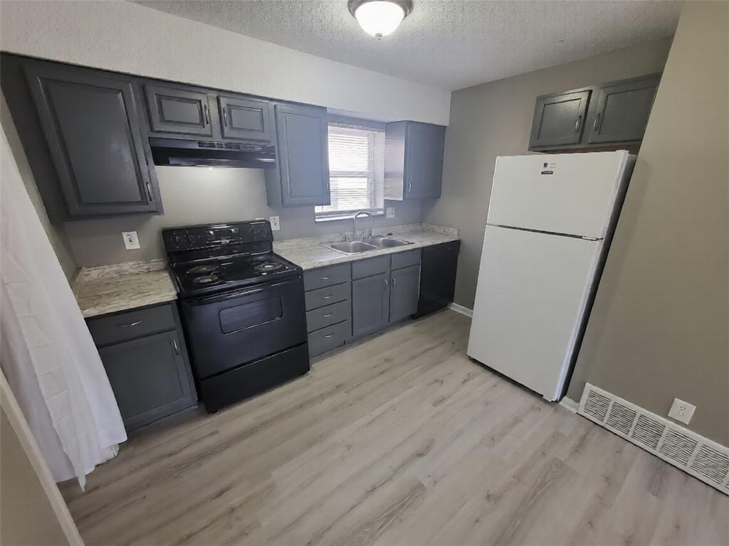 8201 Spring Valley Road Belton, MO 64012 - Photo 2 of 7