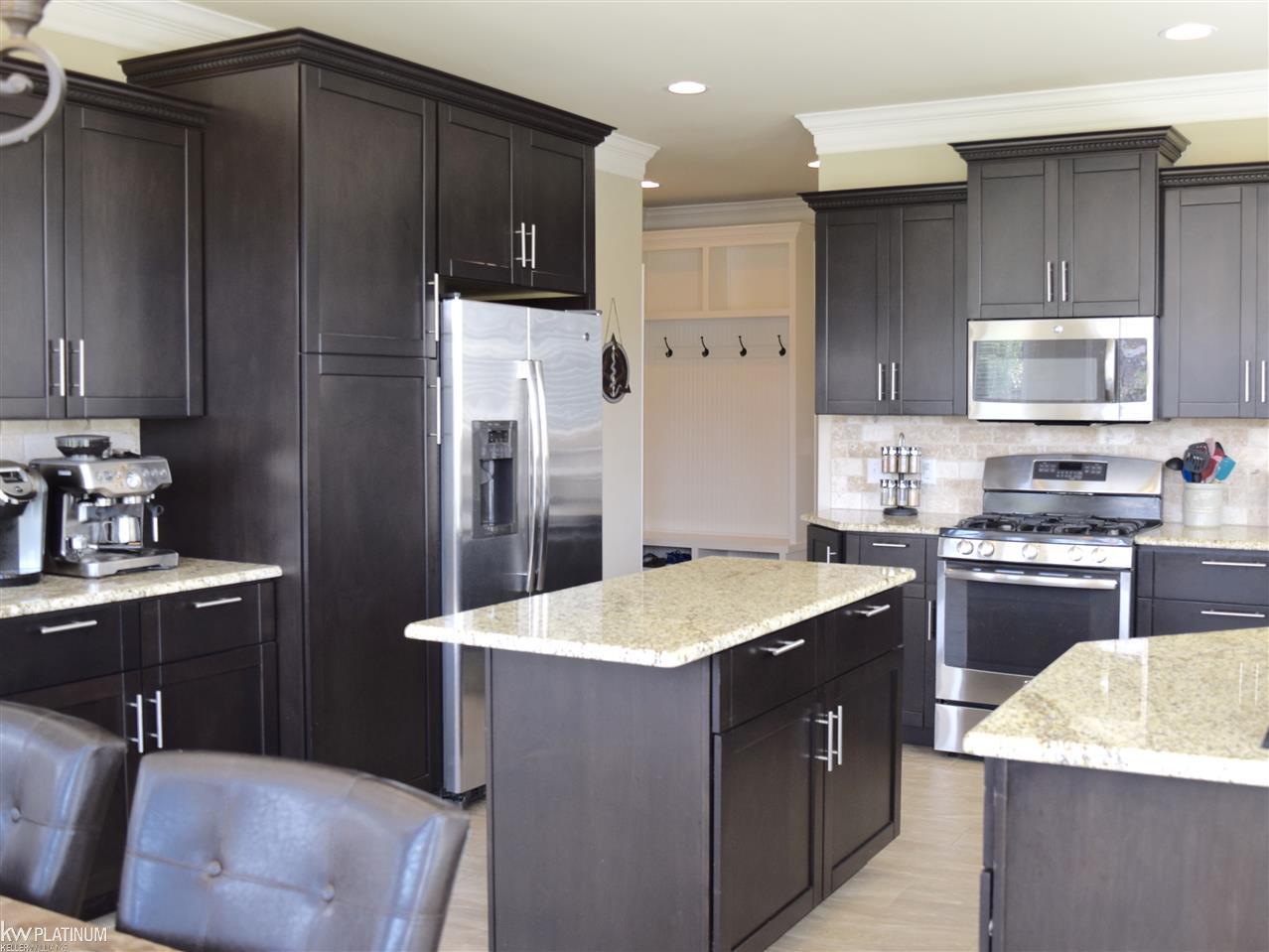22558 Brantingham Road Macomb, MI 48044 - Photo 6 of 37