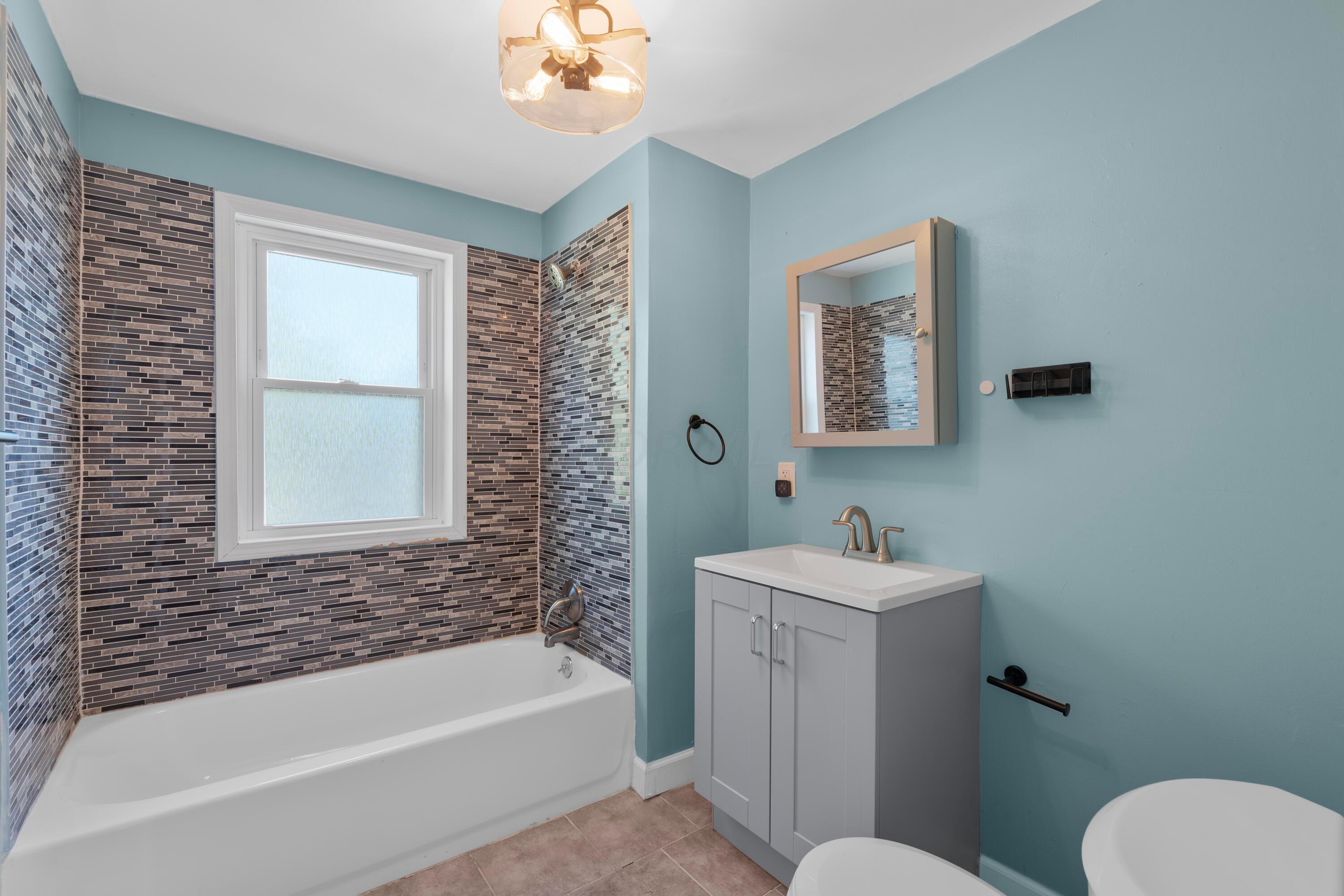 1320 East Weber Road Columbus, OH 43224 - Photo 27 of 42 MAR_1293
