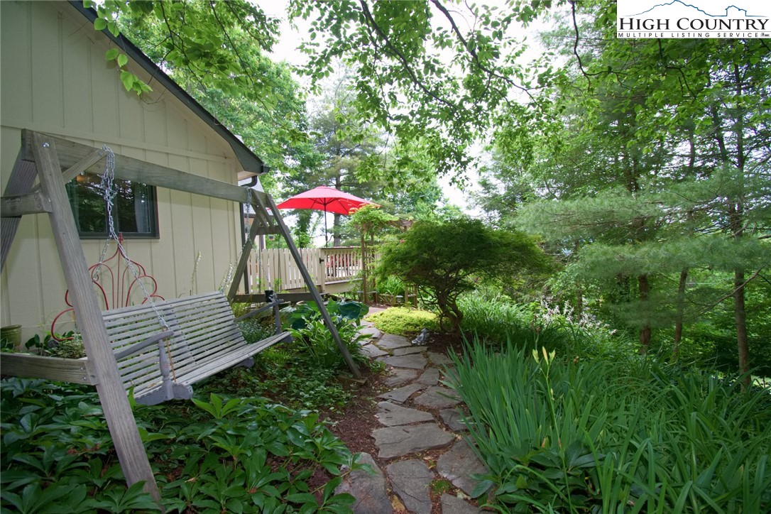 208 Rainbow Trail Boone, NC 28607 - Photo 4 of 47 Gallery Image 4