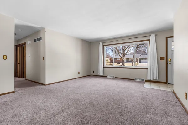 $279,900 | 8668 Yosemite Drive, Byron, IL 61010