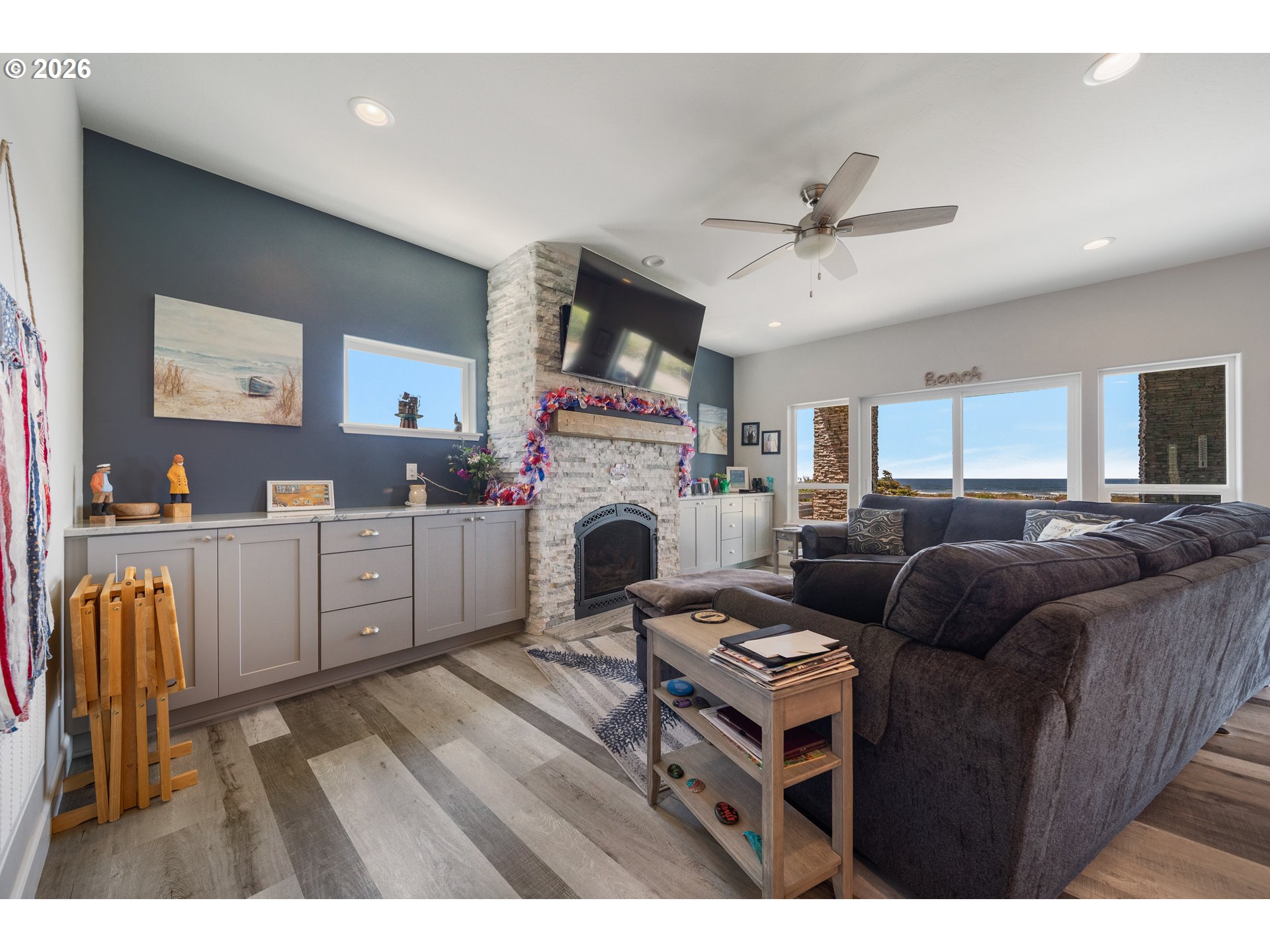 30516 Old Coast Road Gold Beach, OR 97444 - Photo 6 of 41 Living Room