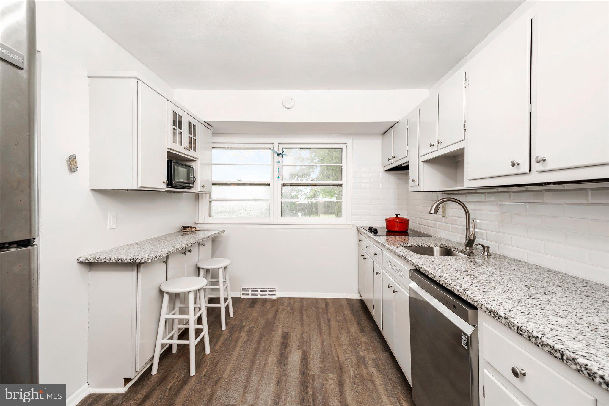 338 Ewingville Road Ewing, NJ 08638 - Photo 7 of 26