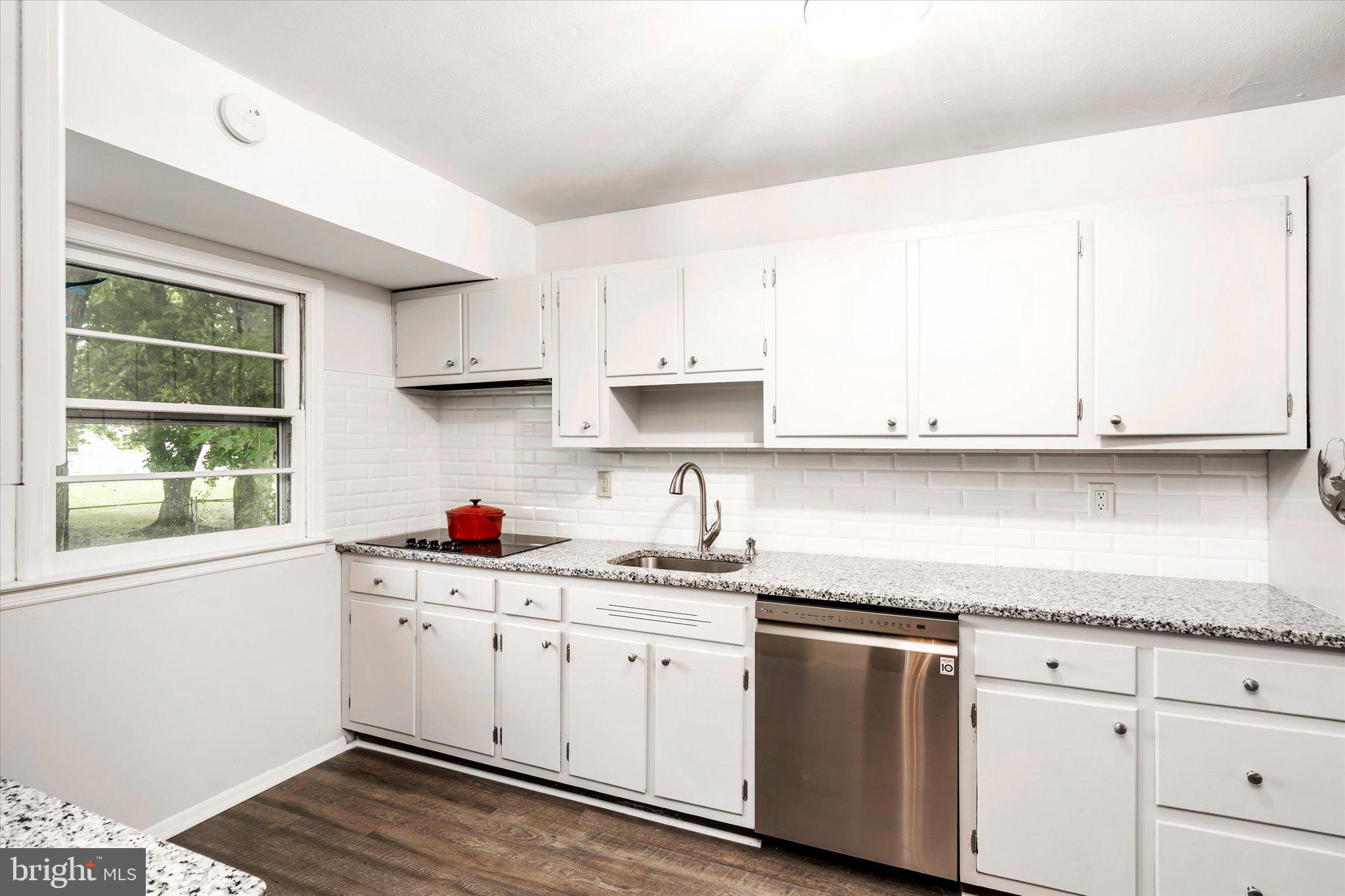 338 Ewingville Road Ewing, NJ 08638 - Photo 9 of 26