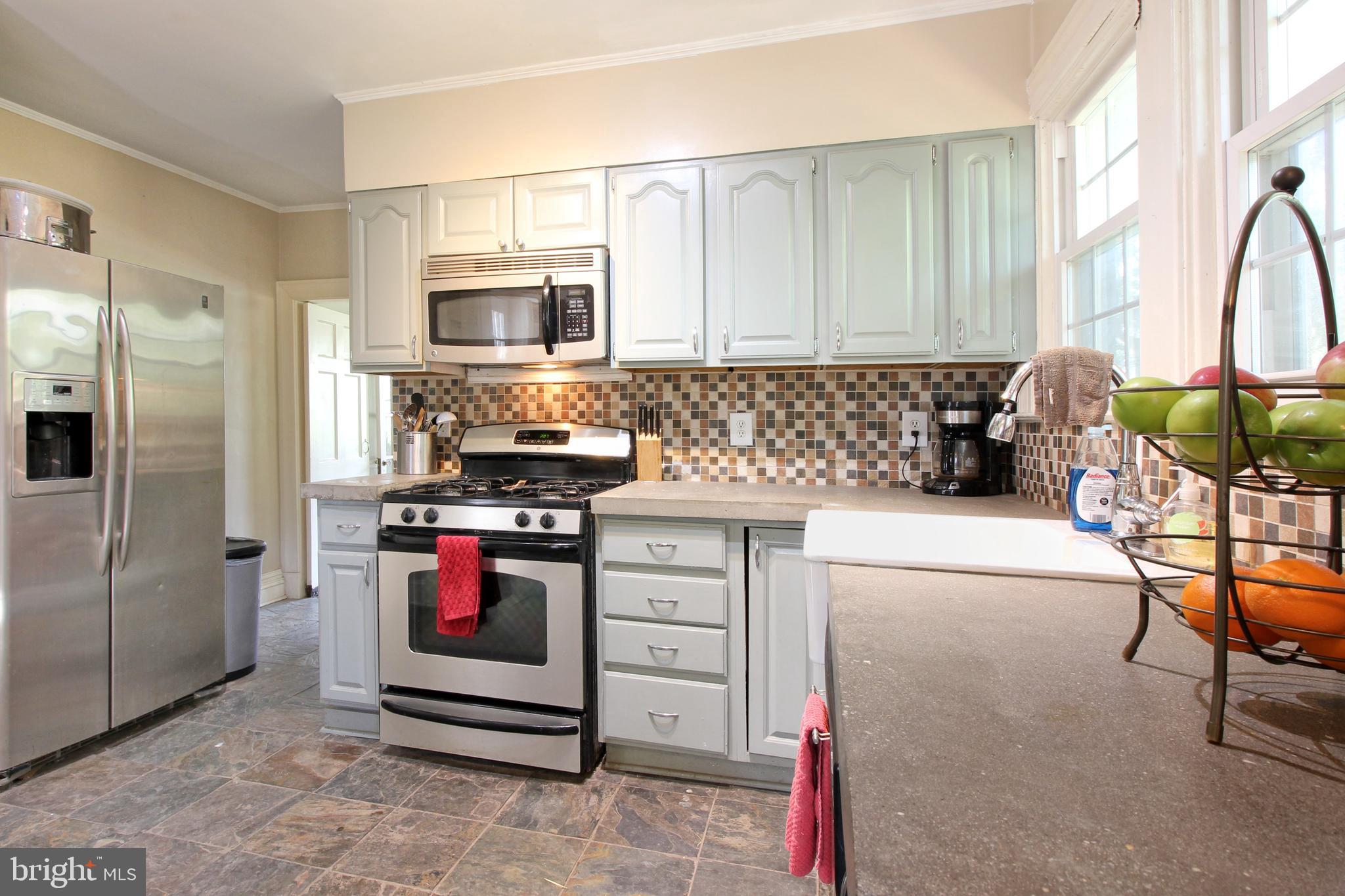2229 Crest Road Baltimore, MD 21209 - Photo 11 of 25 Gallery Image 11