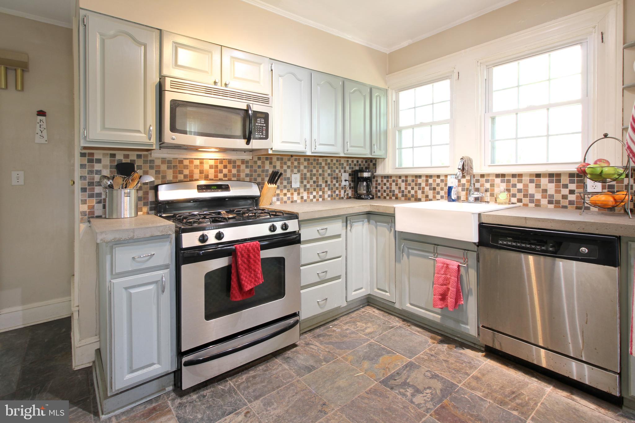 2229 Crest Road Baltimore, MD 21209 - Photo 12 of 25 Gallery Image 12