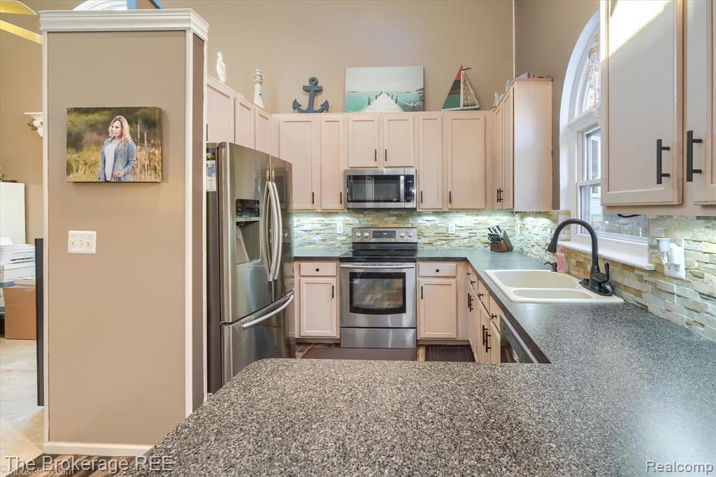 2653 Ravine Side North Howell, MI 48843 - Photo 20 of 67 Gallery Image 20