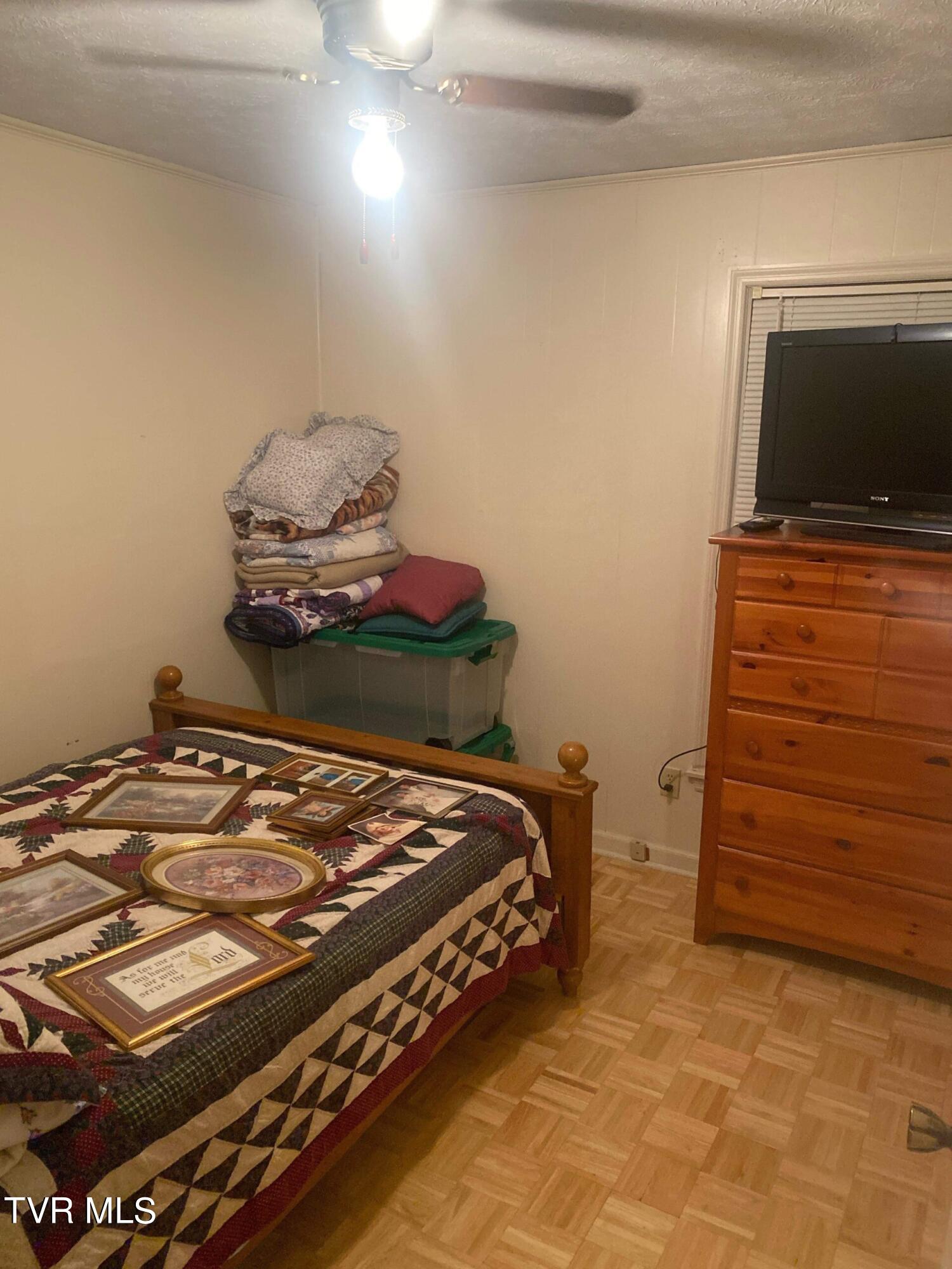 175 Hospital View Road Pennington Gap, VA 24277 - Photo 19 of 24 Bed