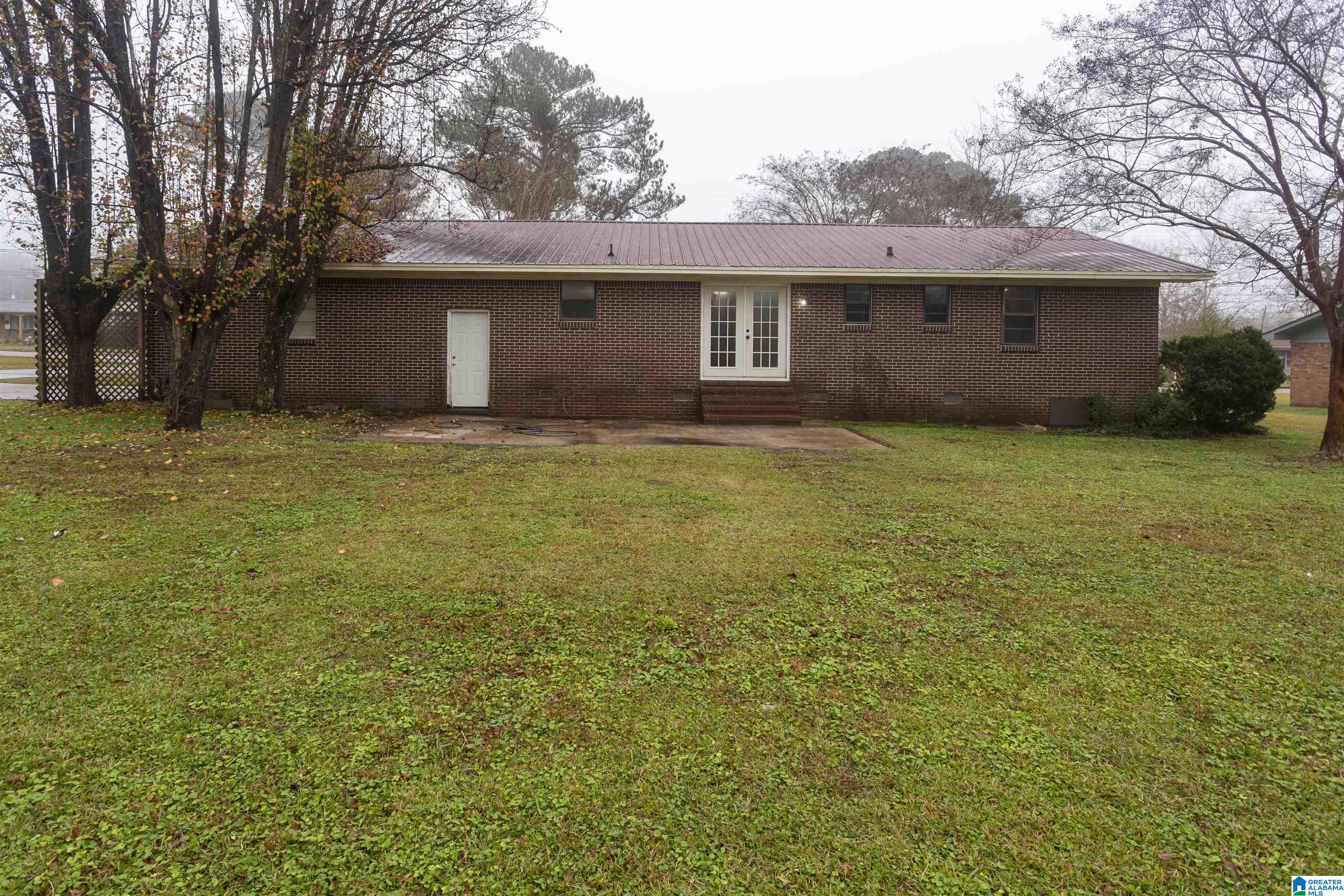 300 Edgewood Street Clanton, AL 35045 - Photo 9 of 33