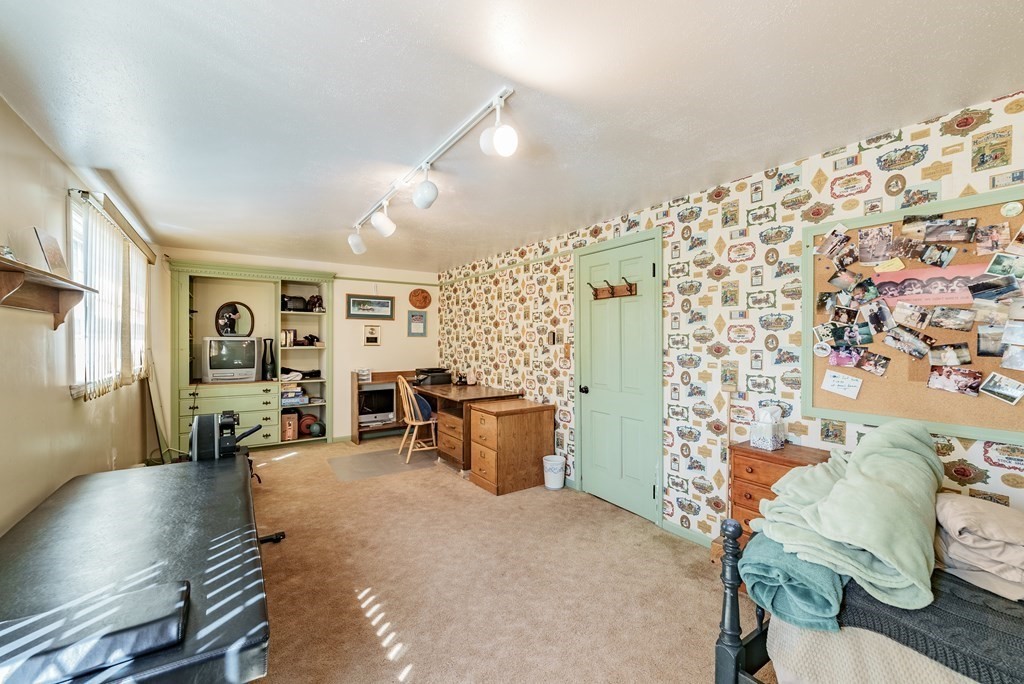 75 New State Road Montgomery, MA 01085 - Photo 24 of 42