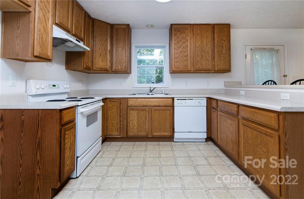8923 Reames Road Charlotte, NC 28216 - Photo 8 of 22 Gallery Image 8