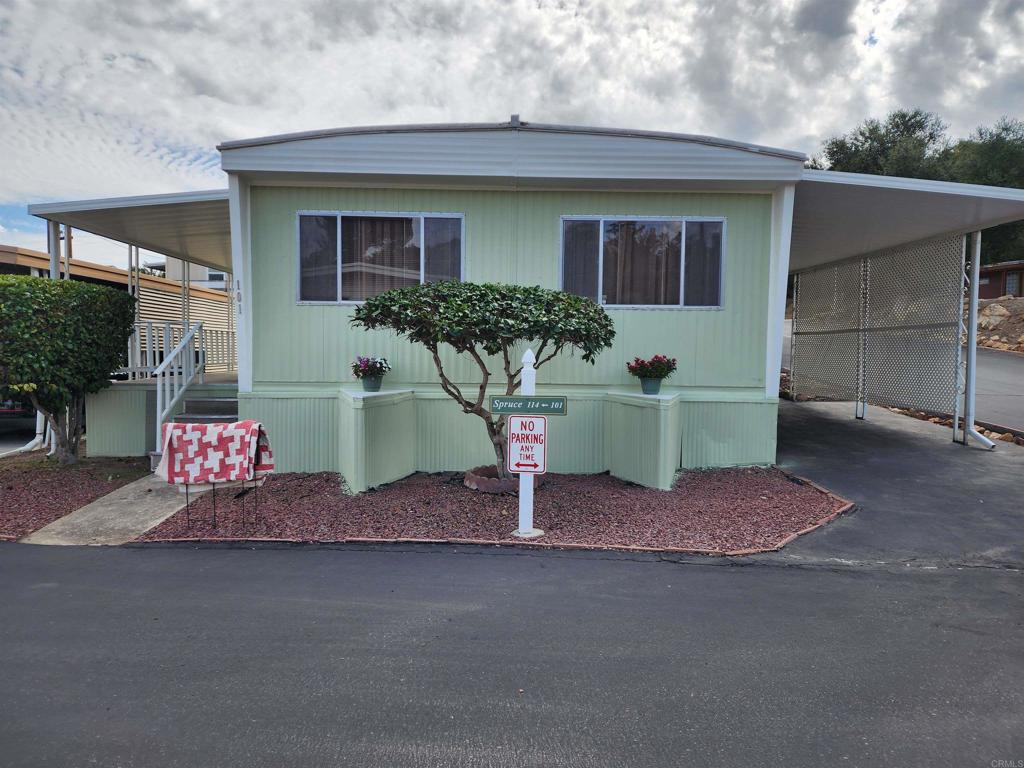 28890 Lilac Road Valley Center, CA 92082 - Photo 2 of 33